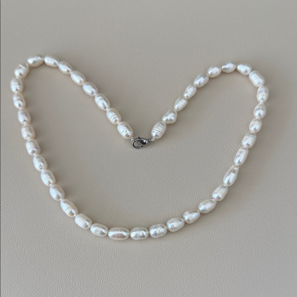Elegant White Pearl Necklace